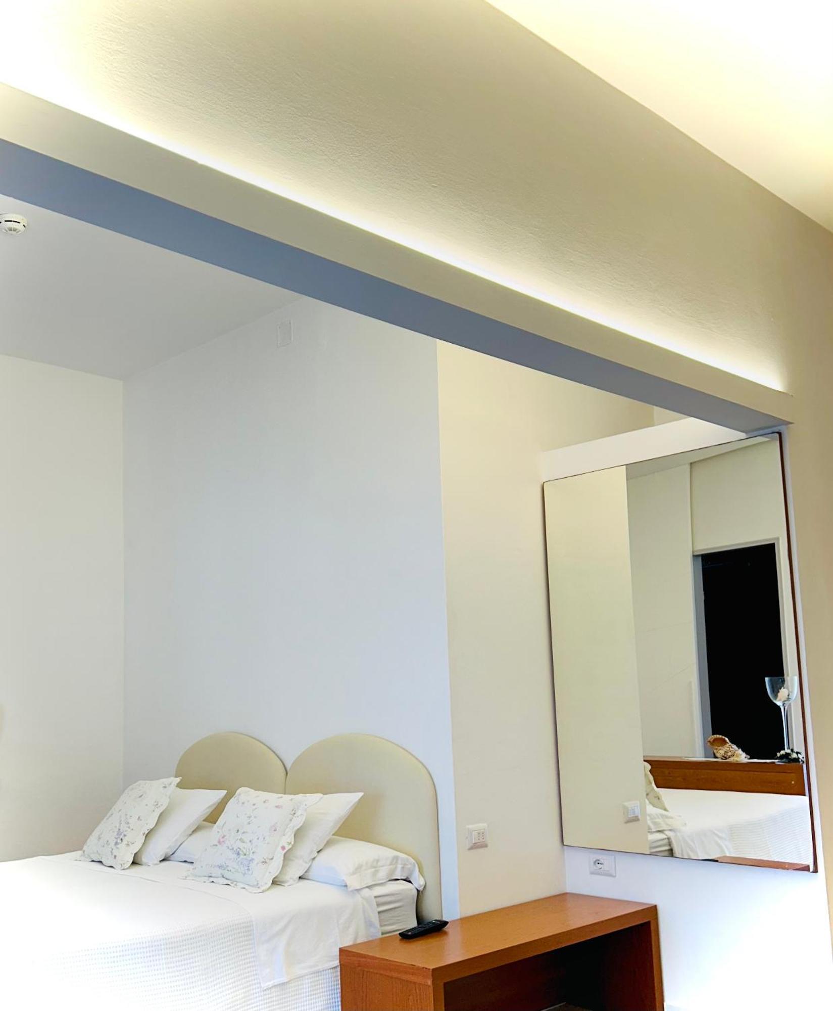 Hotel Pinocchio Cattolica Dış mekan fotoğraf