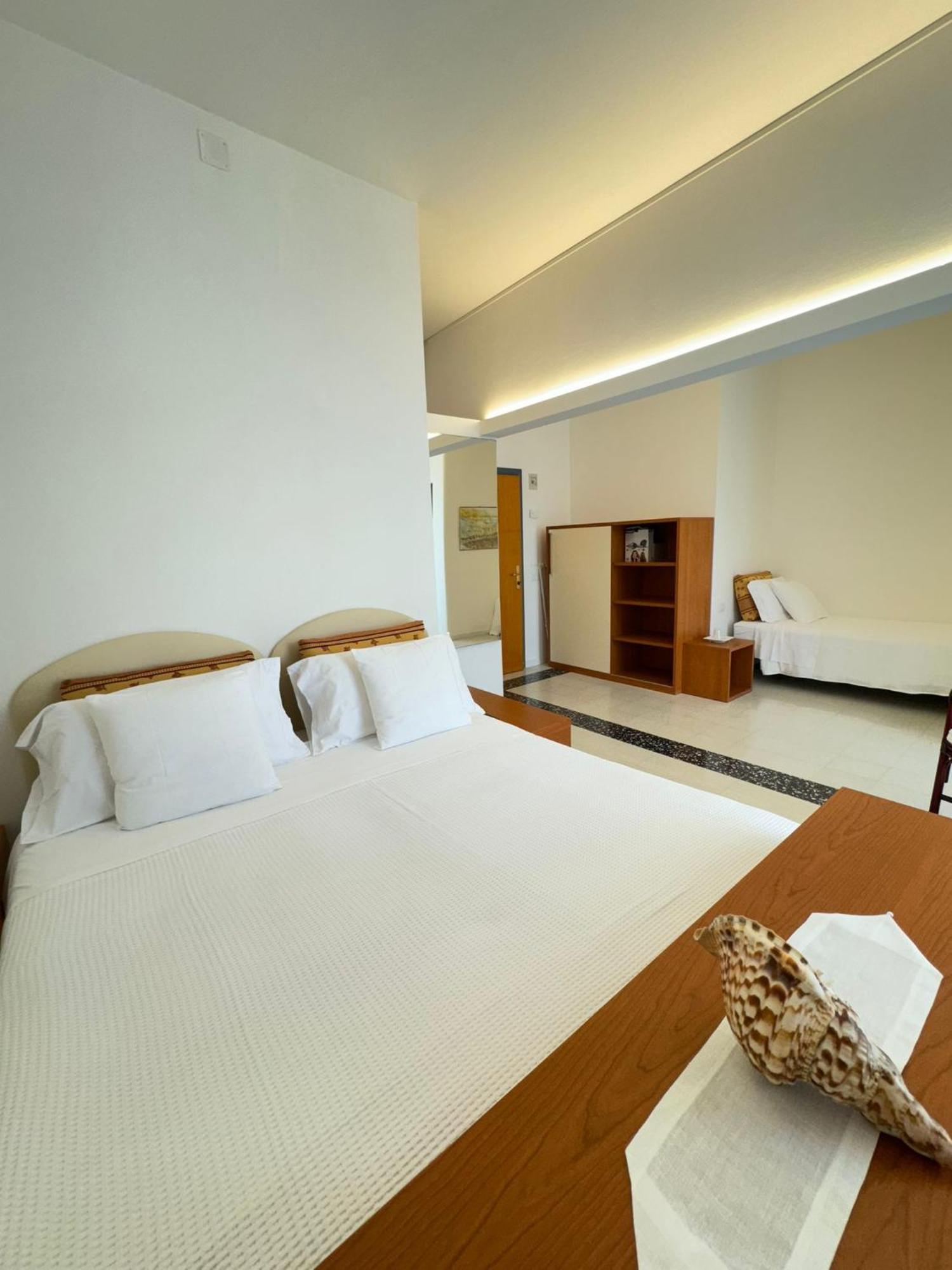 Hotel Pinocchio Cattolica Dış mekan fotoğraf