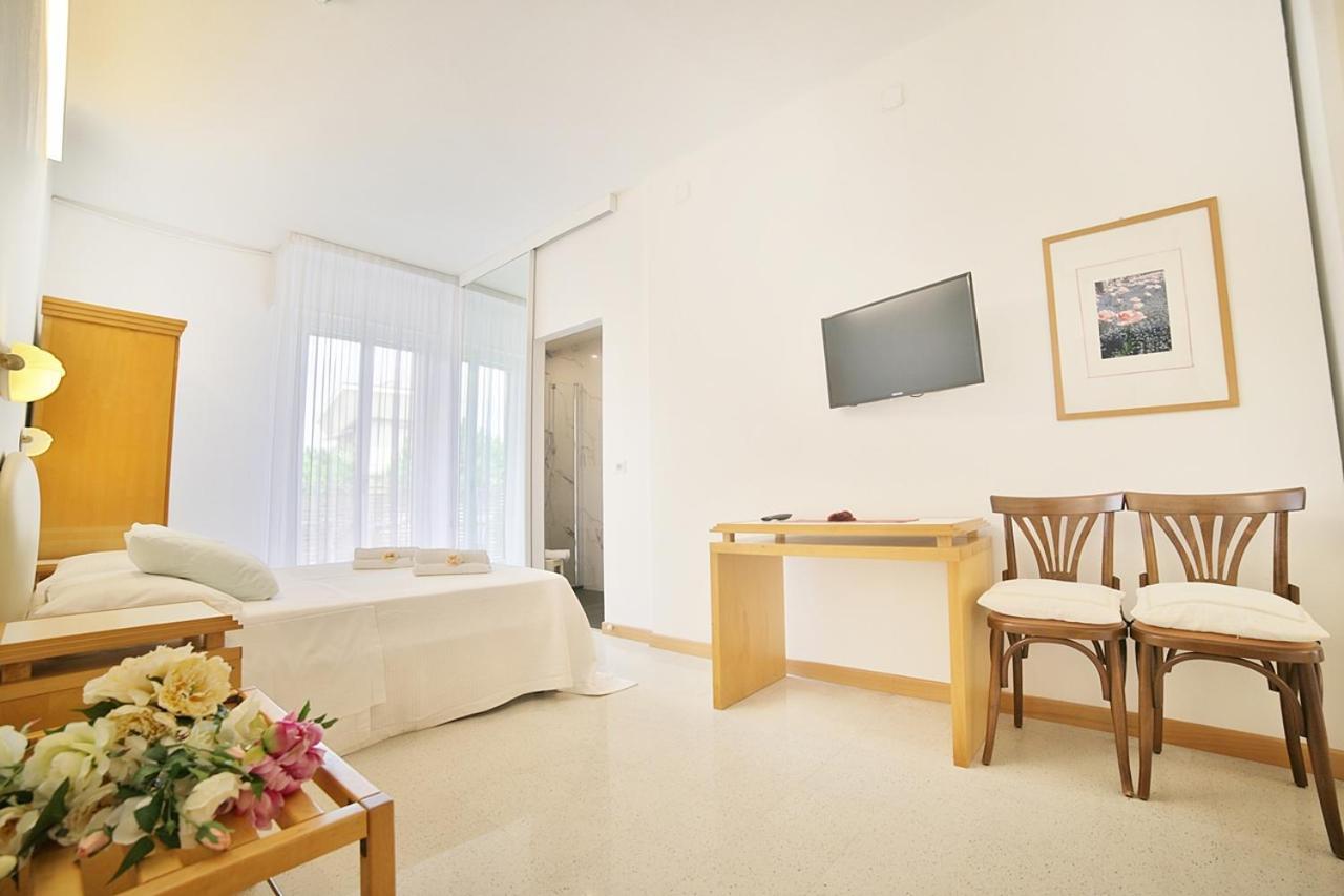 Hotel Pinocchio Cattolica Dış mekan fotoğraf