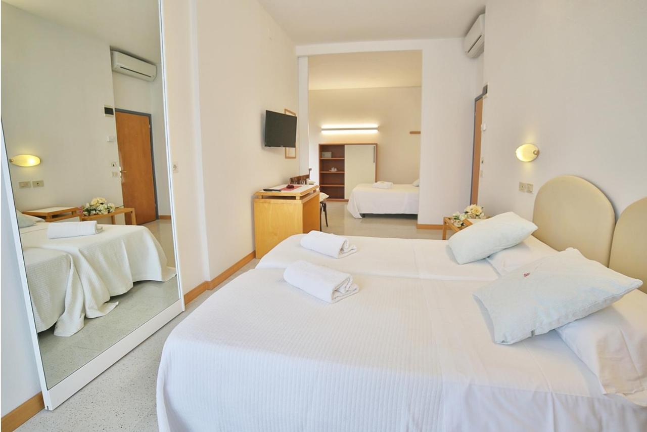 Hotel Pinocchio Cattolica Dış mekan fotoğraf